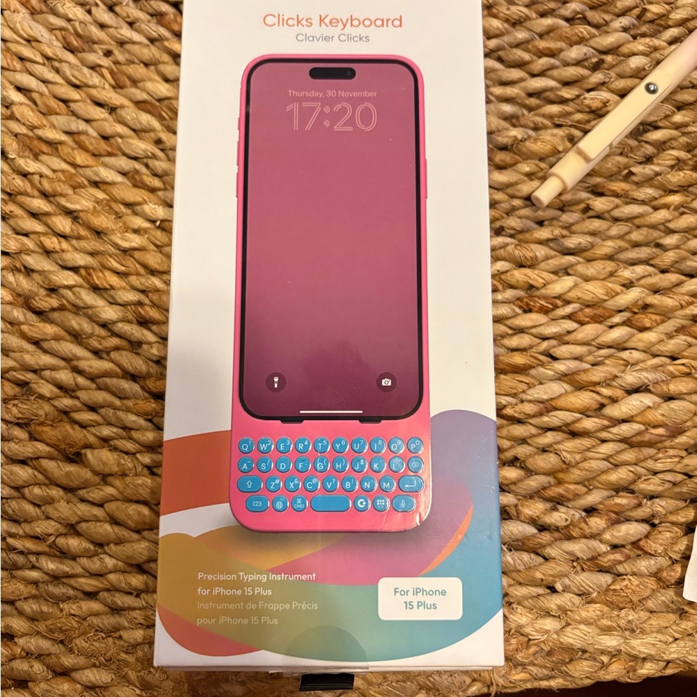 Case with keyboard  for iPhone 15 Plus - Pink and Blue